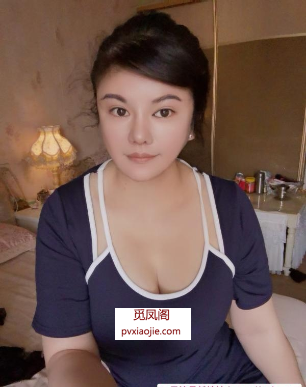 新疆混血大胸妹