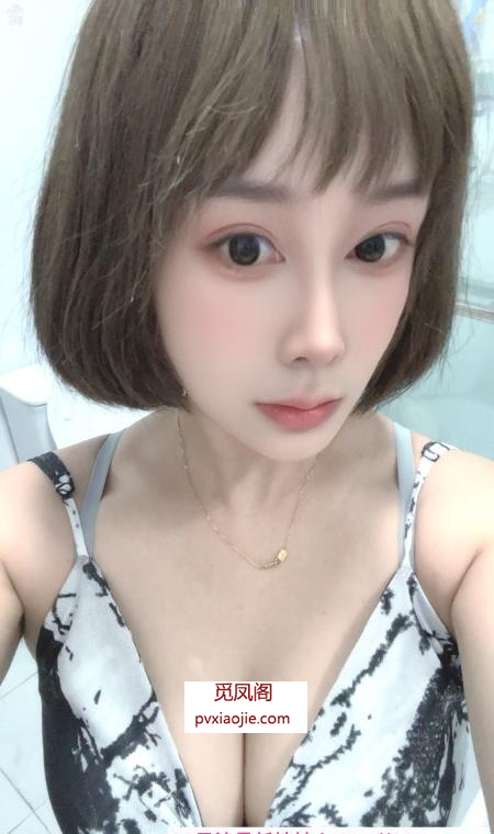 可爱腼腆大胸小妞