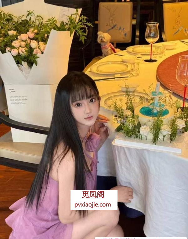 青春羞涩美少女