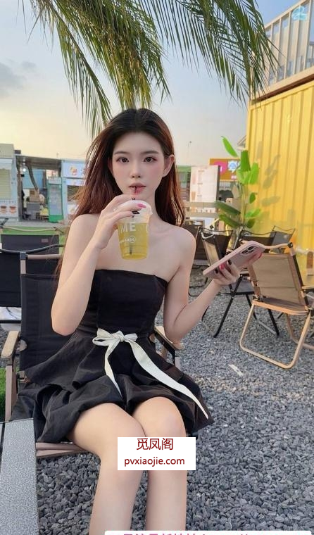 长腿肤白颜值嫩妹