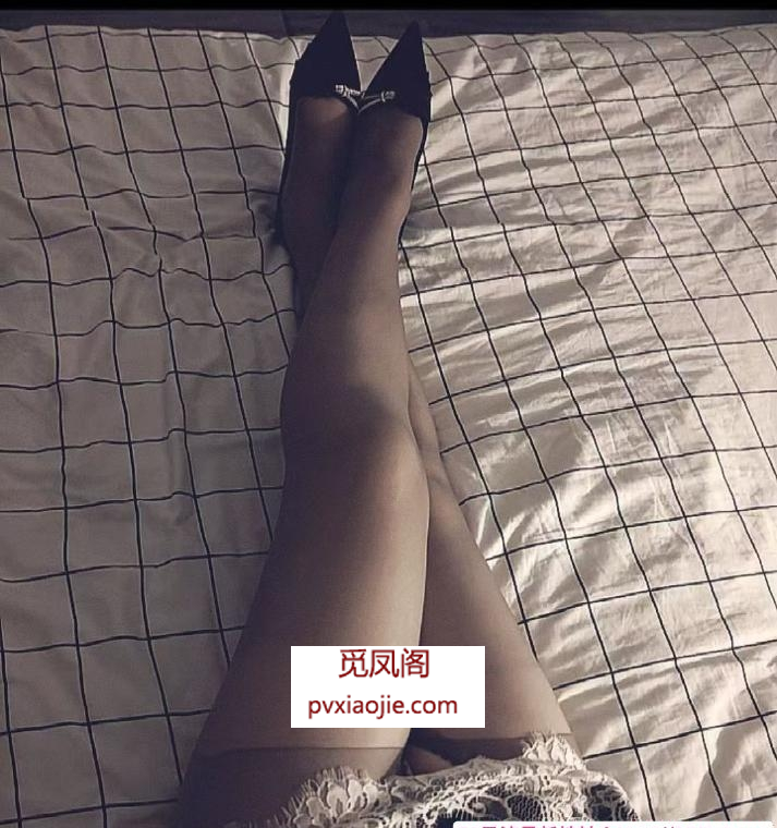 新街口肥臀黑丝熟女