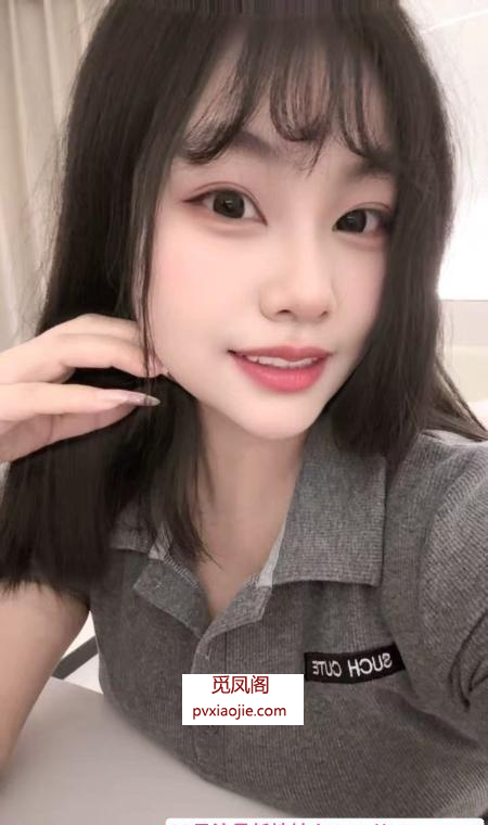 甜美且巨乳的伊伊