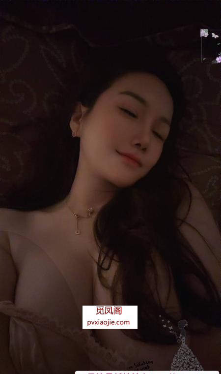 混血大胸颜值老师