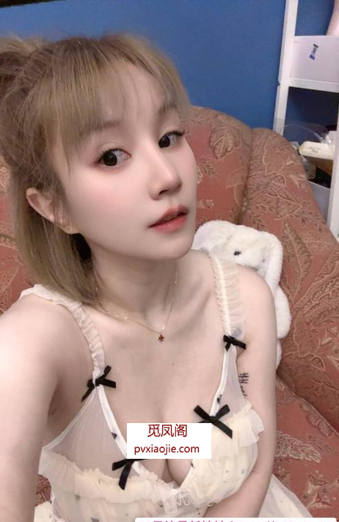 服务系肤白波软妹子